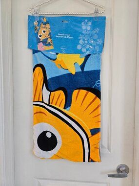 NWT Vintage Disney Nemo Beach Towel